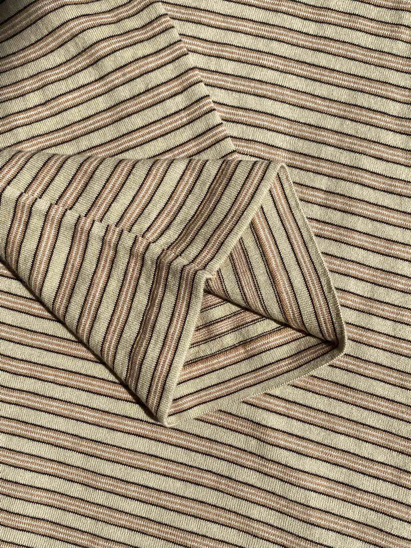 Beiges Langarmshirt mit feinem Streifenmuster – Herren