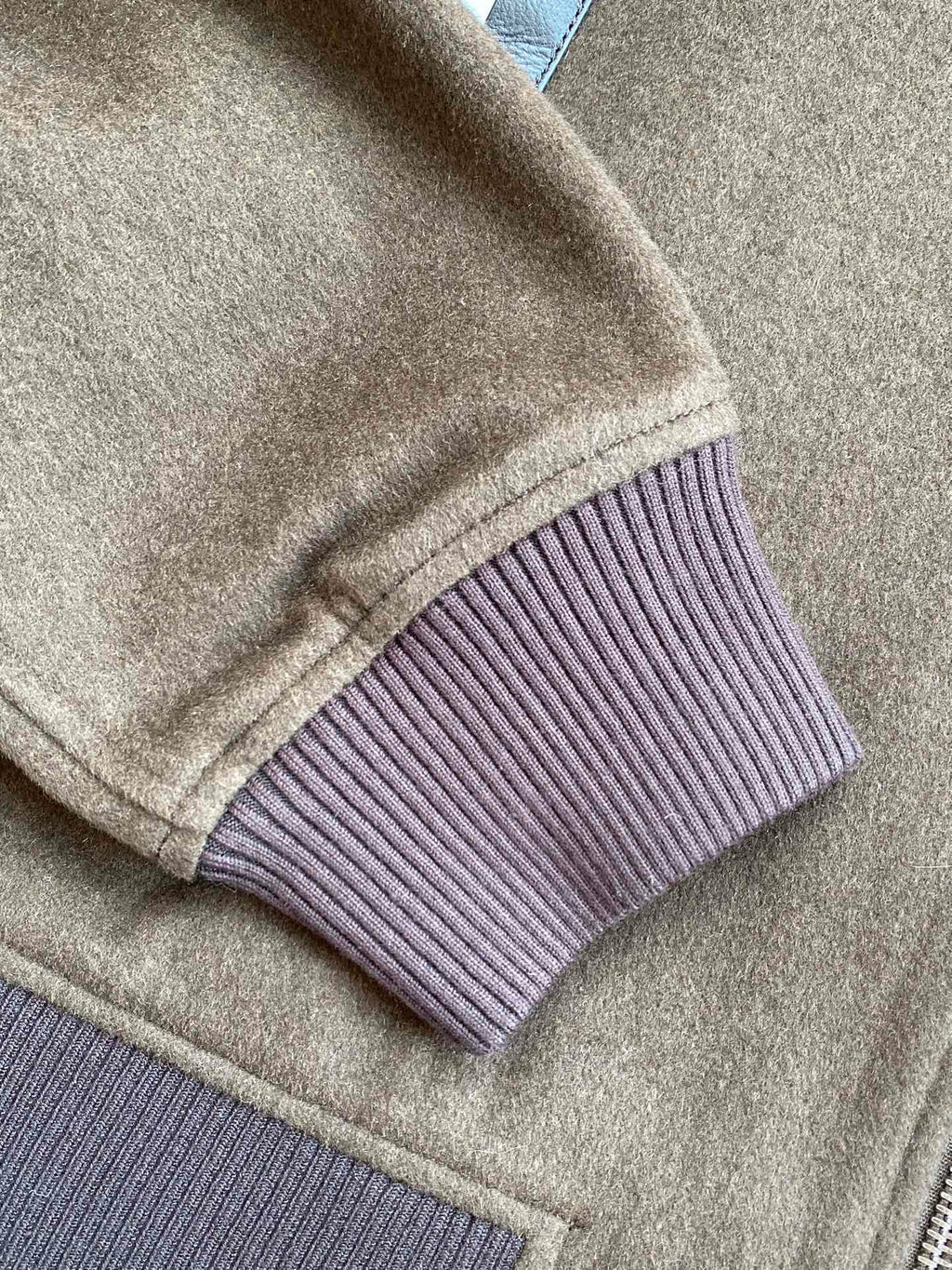 Berluti Braune Bomberjacke mit Lederkragen Luxus-Look & Zeitlose Modernität