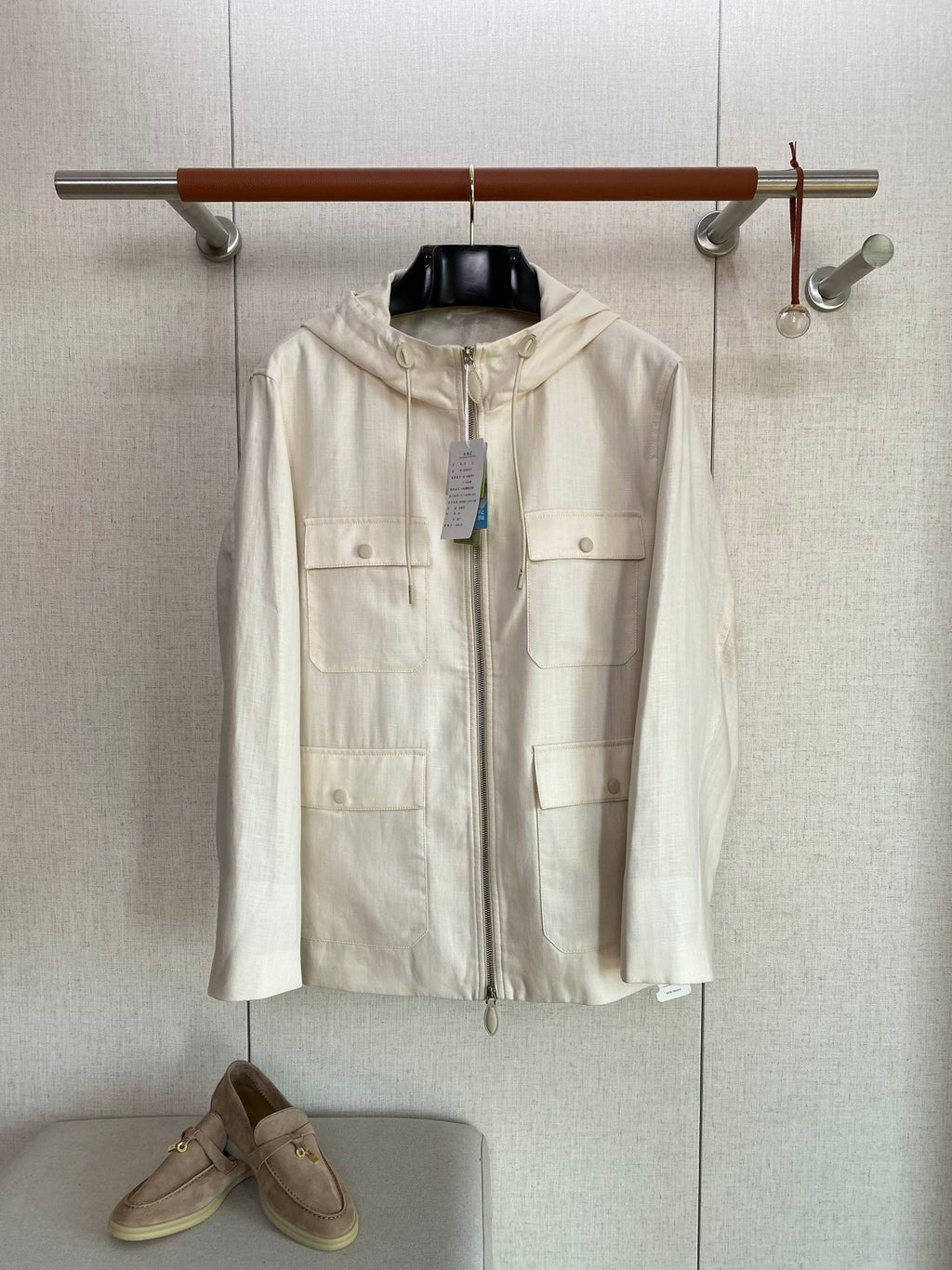 Berluti Cremefarbene Kapuzenjacke Leichter Utility-Style & Zeitloser Minimalismus