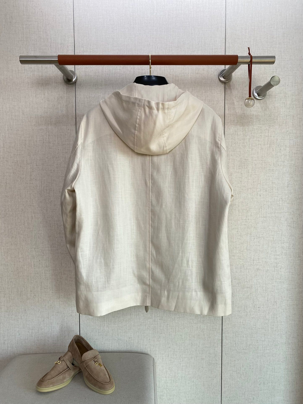 Berluti Cremefarbene Kapuzenjacke Leichter Utility-Style & Zeitloser Minimalismus