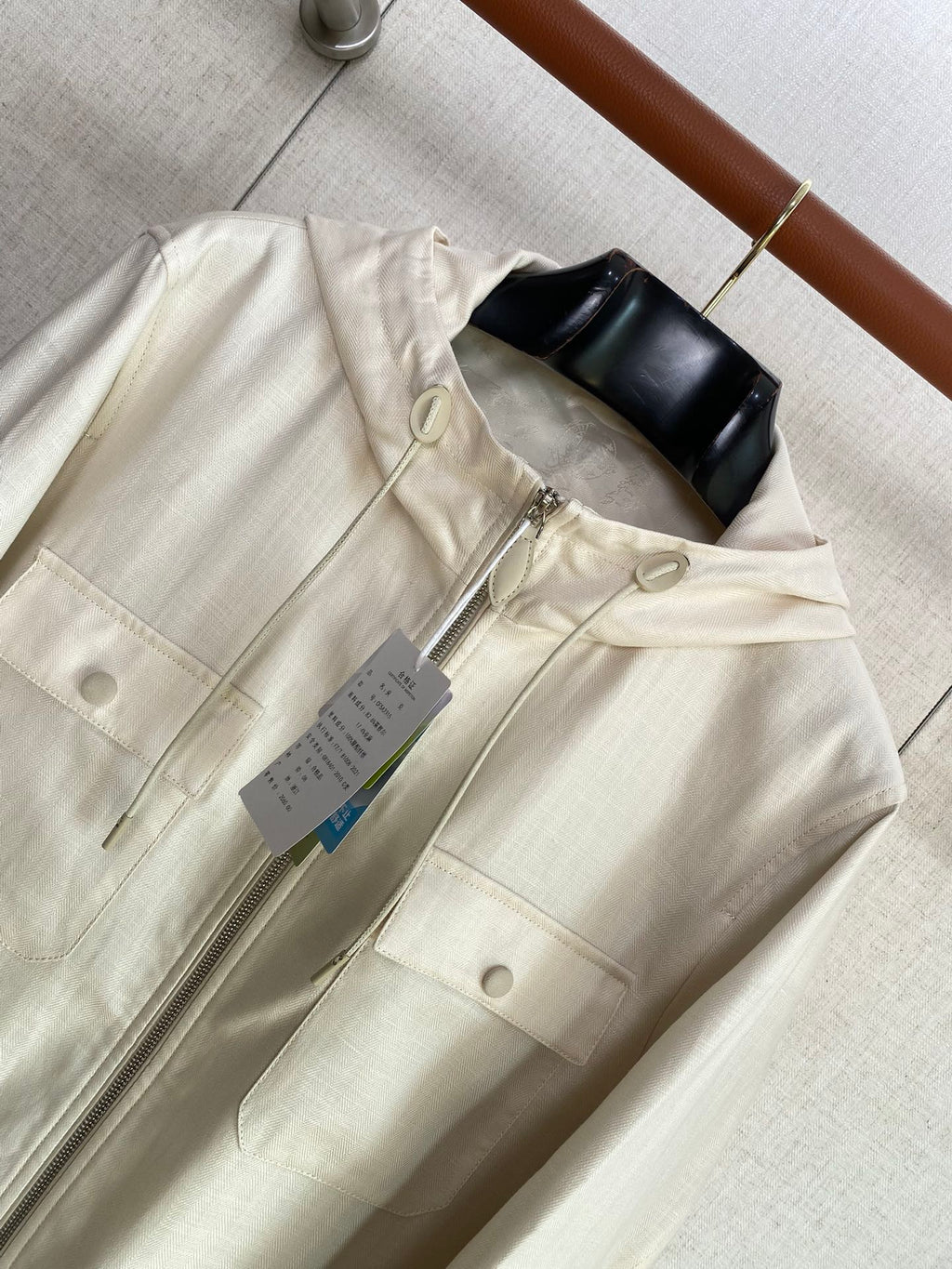 Berluti Cremefarbene Kapuzenjacke Leichter Utility-Style & Zeitloser Minimalismus