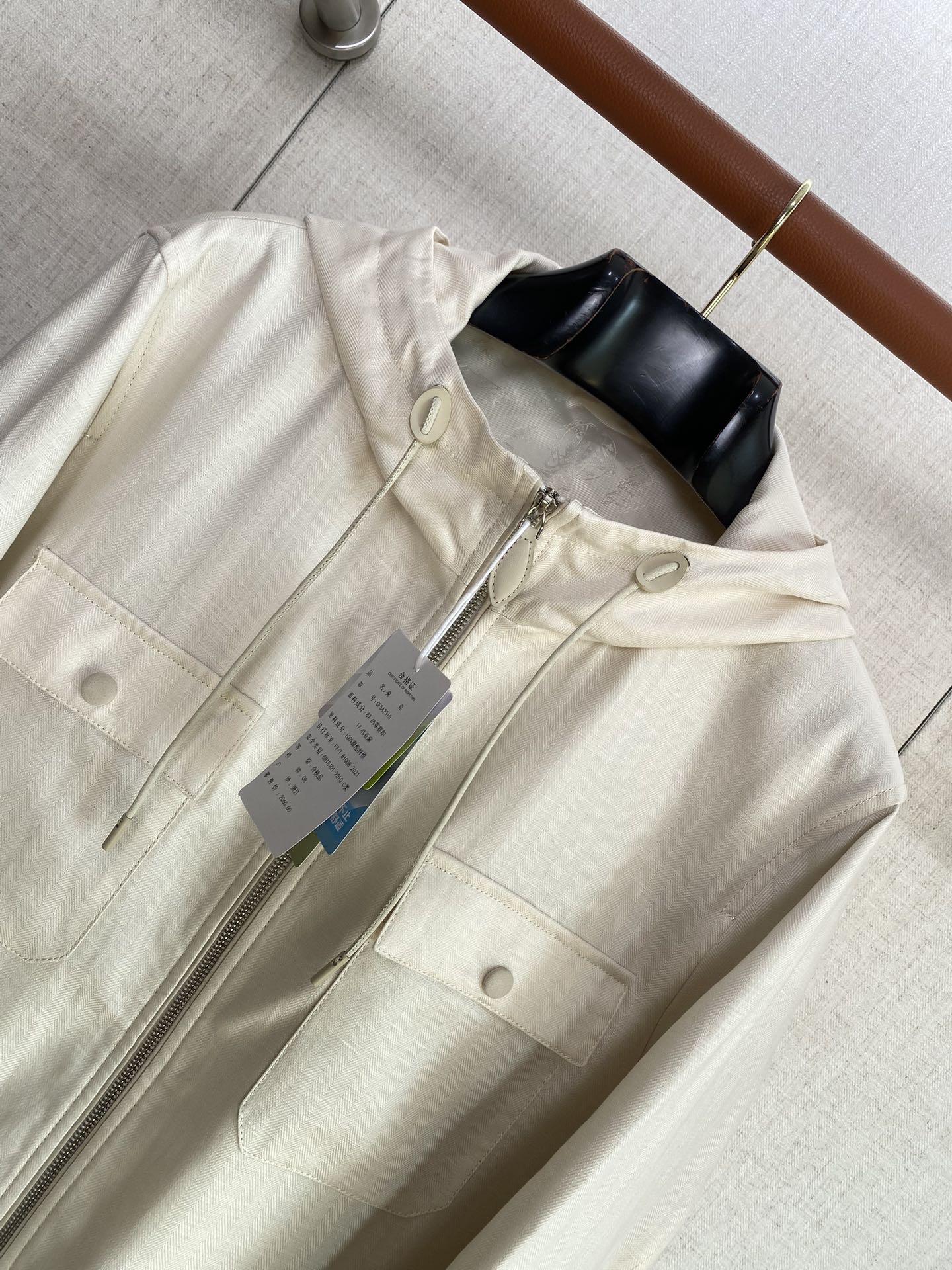 Berluti Cremefarbene Kapuzenjacke Leichter Utility-Style & Zeitloser Minimalismus