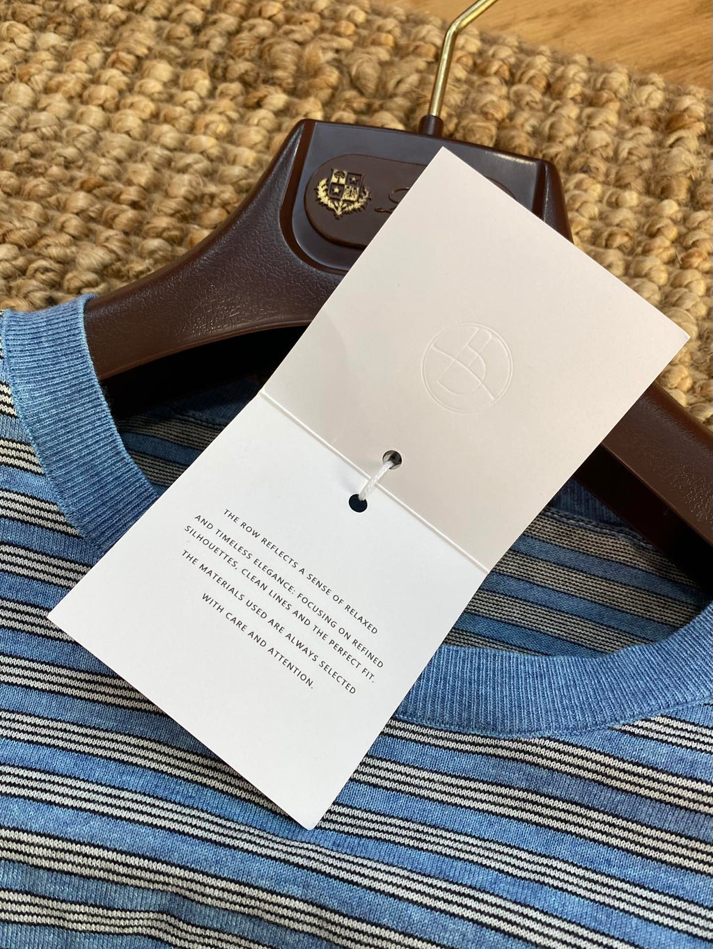 THE ROW Blaues Langarmshirt mit feinem Streifenmuster
