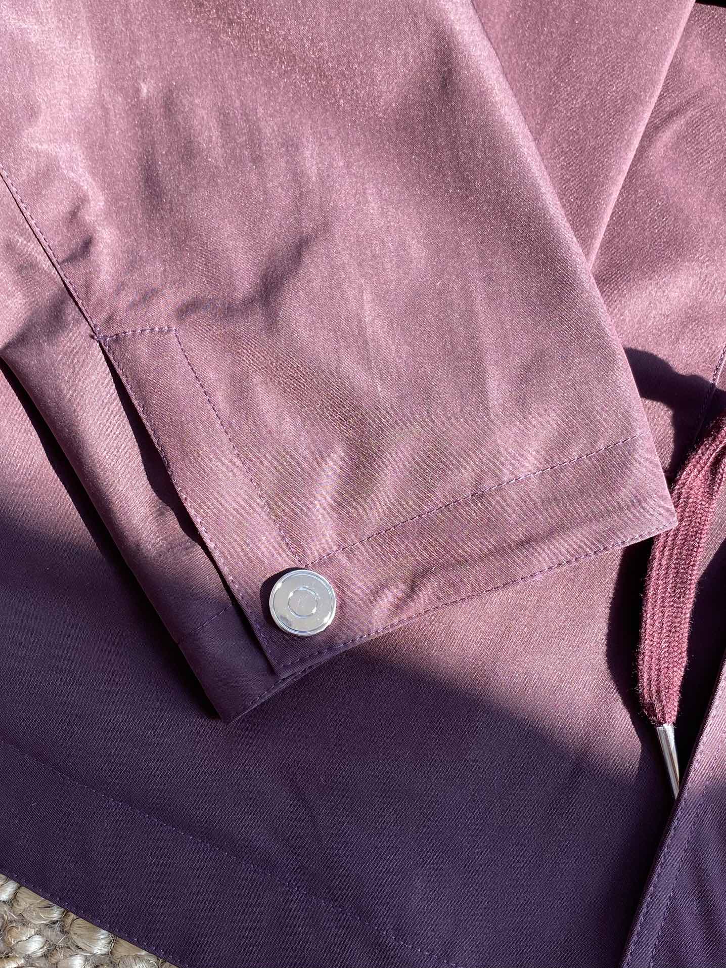 Bordeauxrote Utility-Jacke