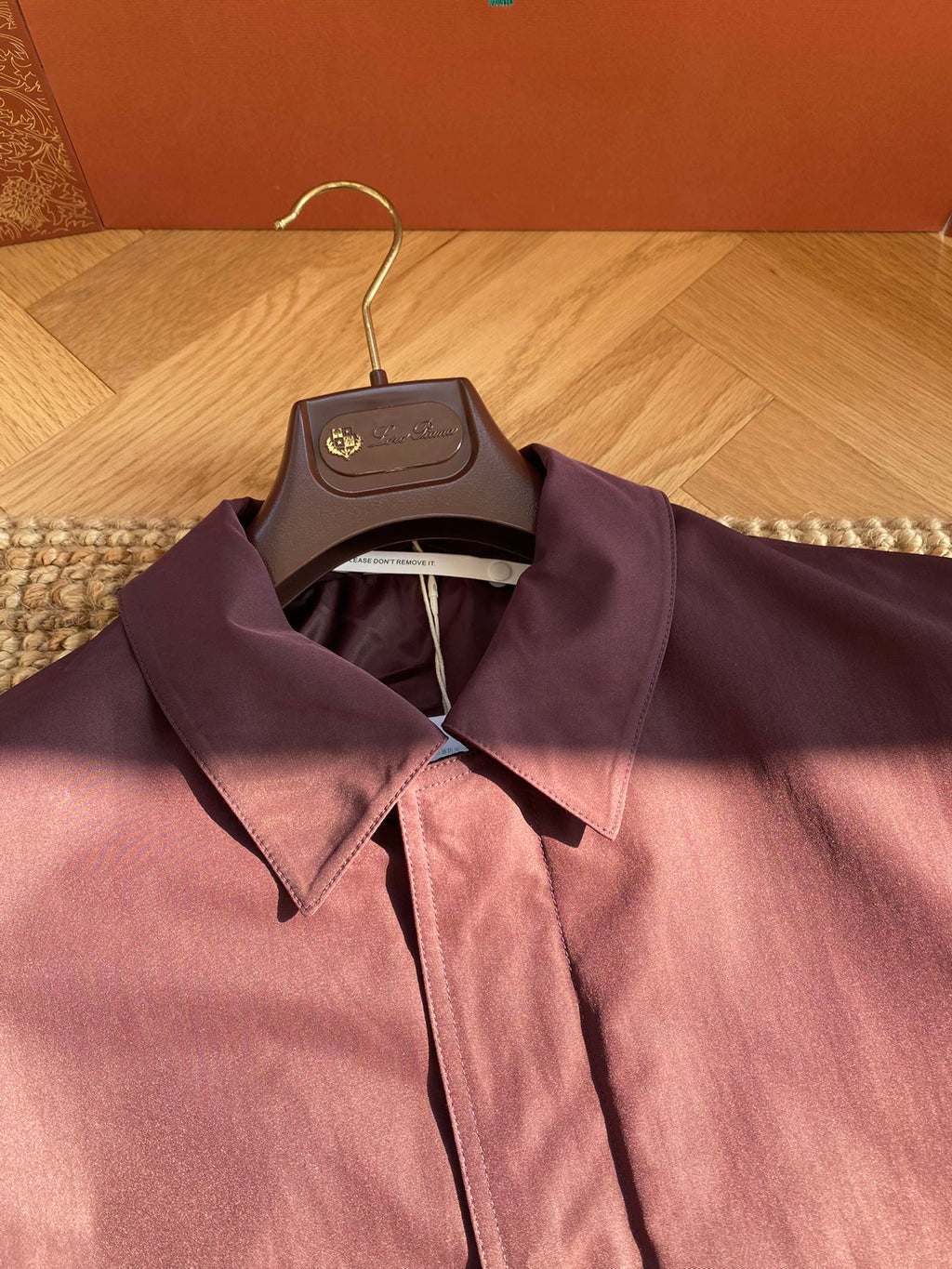 Bordeauxrote Utility-Jacke