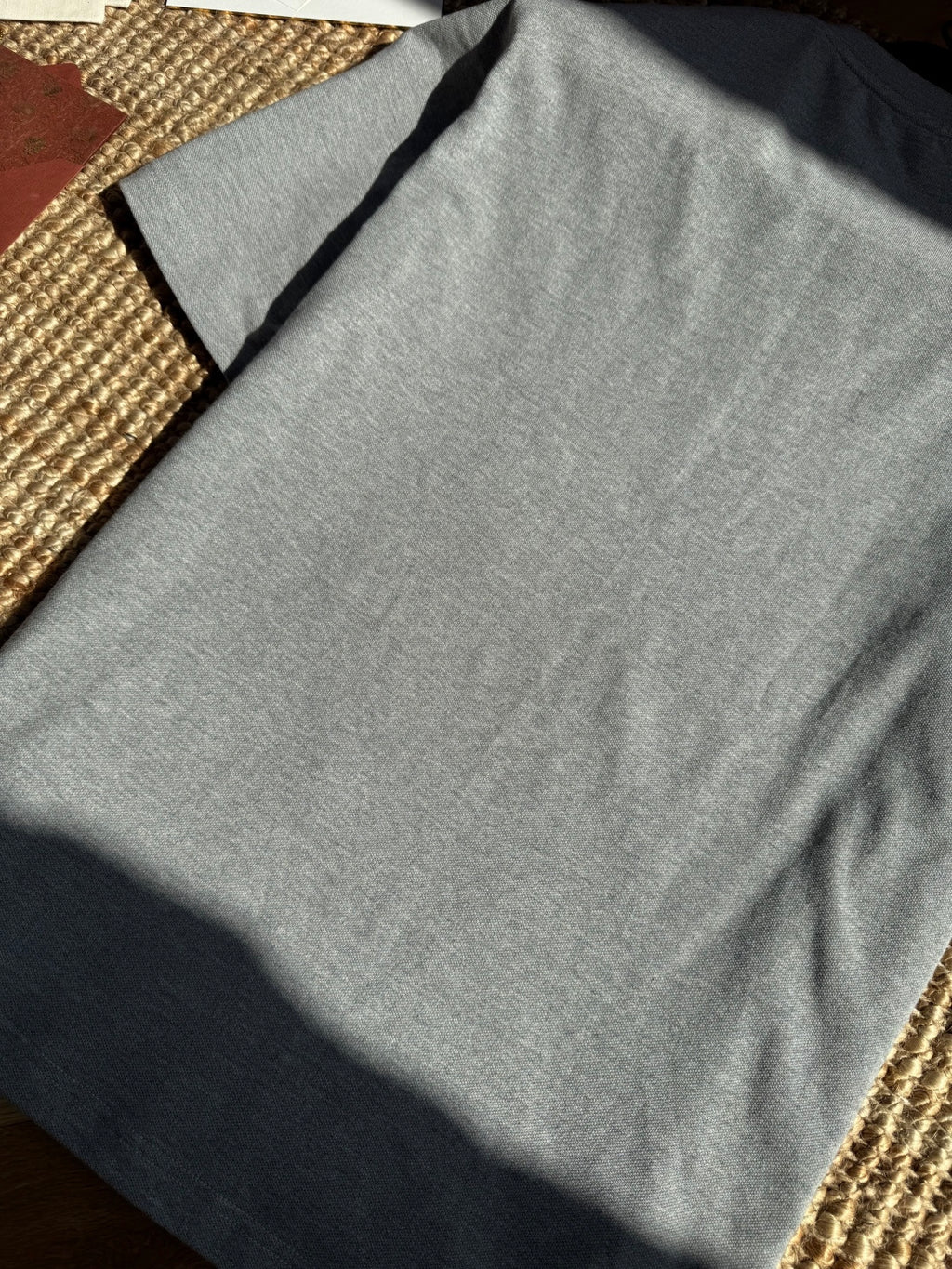 Dior Graues T-Shirt mit schwarzer Brusttasche