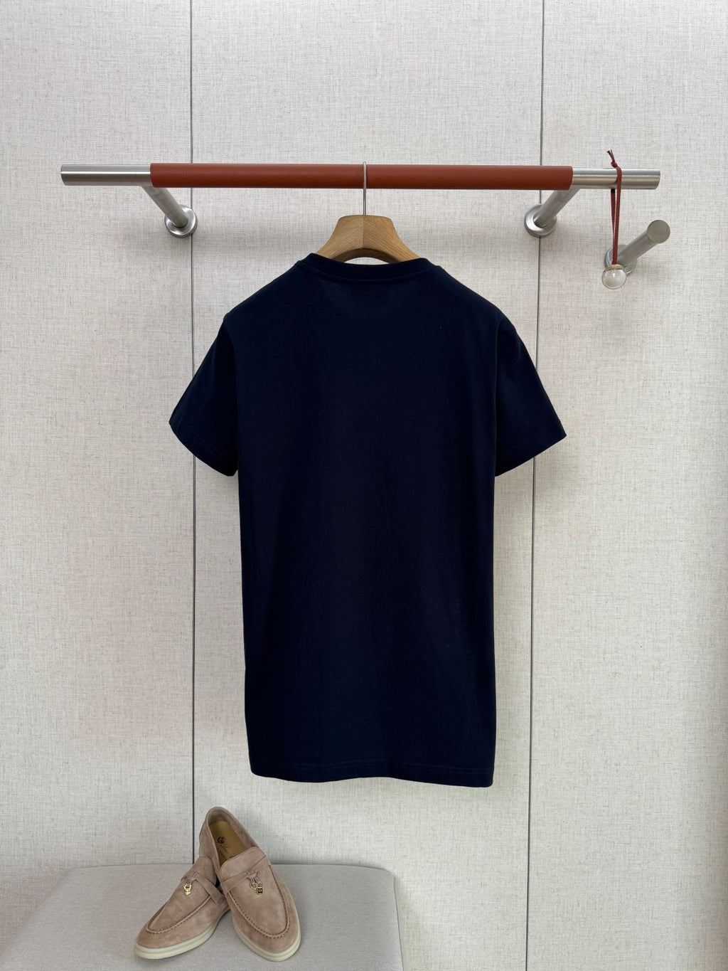 Hermès Dunkelblaues Logo-T-Shirt