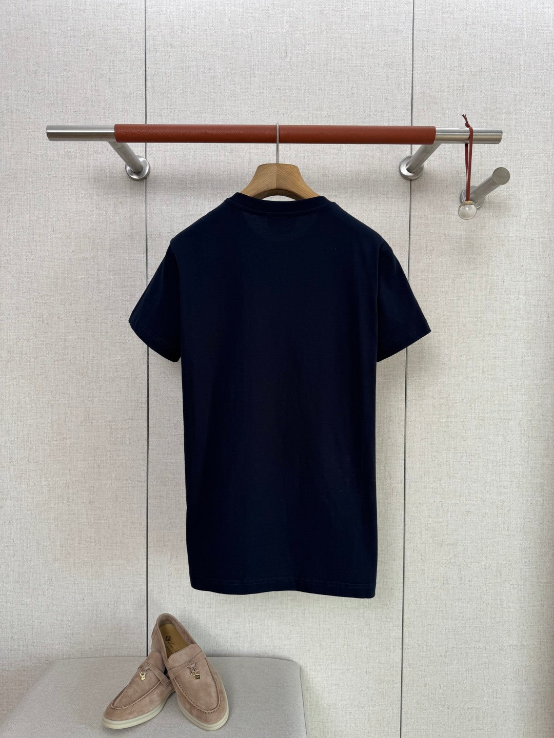 Hermès Dunkelblaues Logo-T-Shirt