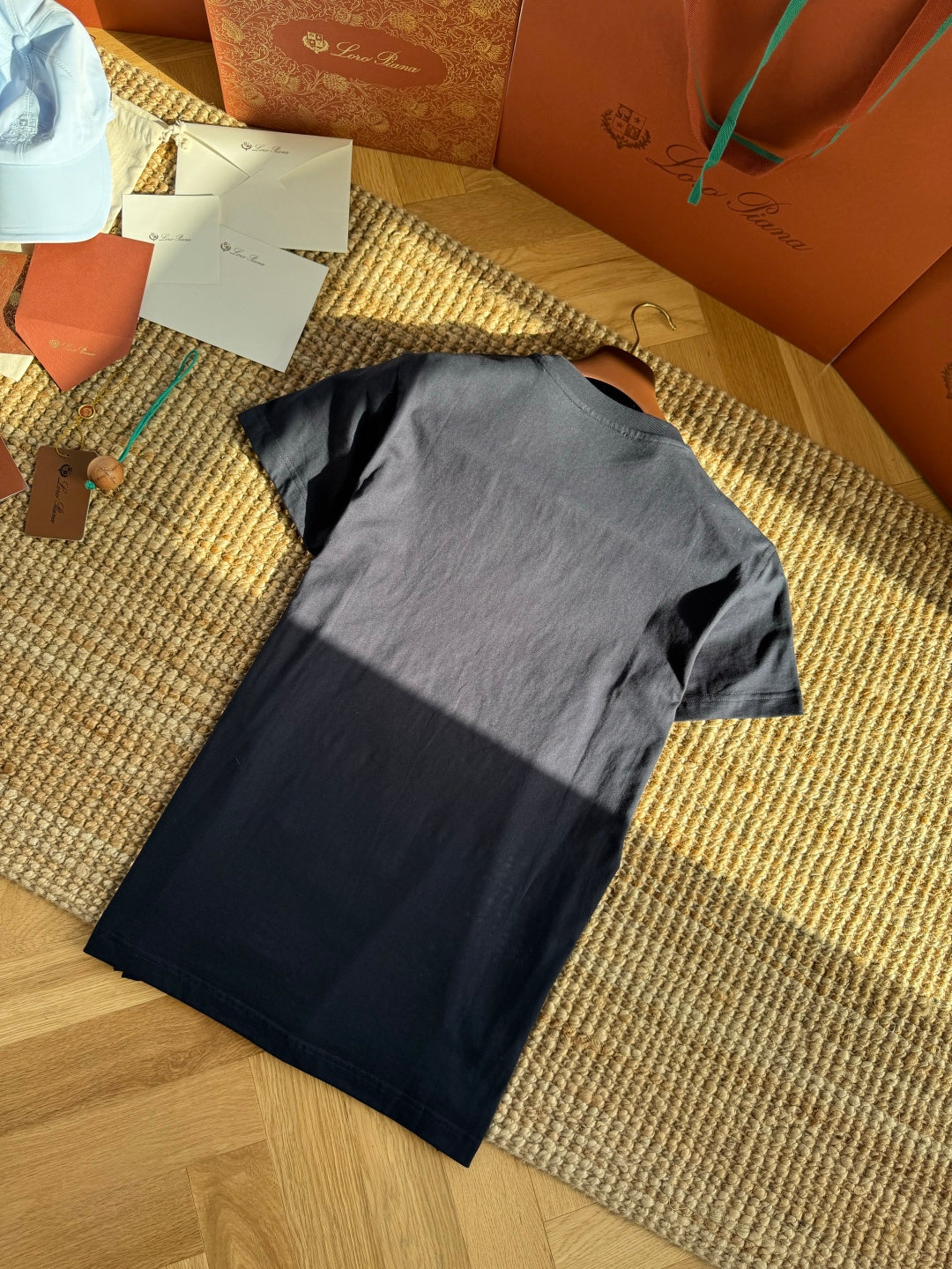 Hermès Dunkelblaues Logo-T-Shirt