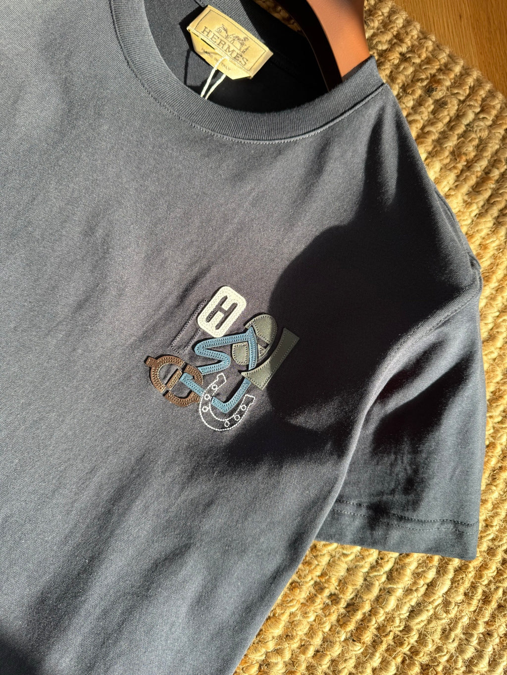 Hermès Dunkelblaues Logo-T-Shirt