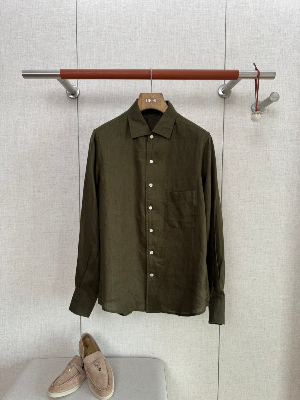 Herren Hemd aus Leinen in Dunkeloliv Leicht, Atmungsaktiv & Zeitlos