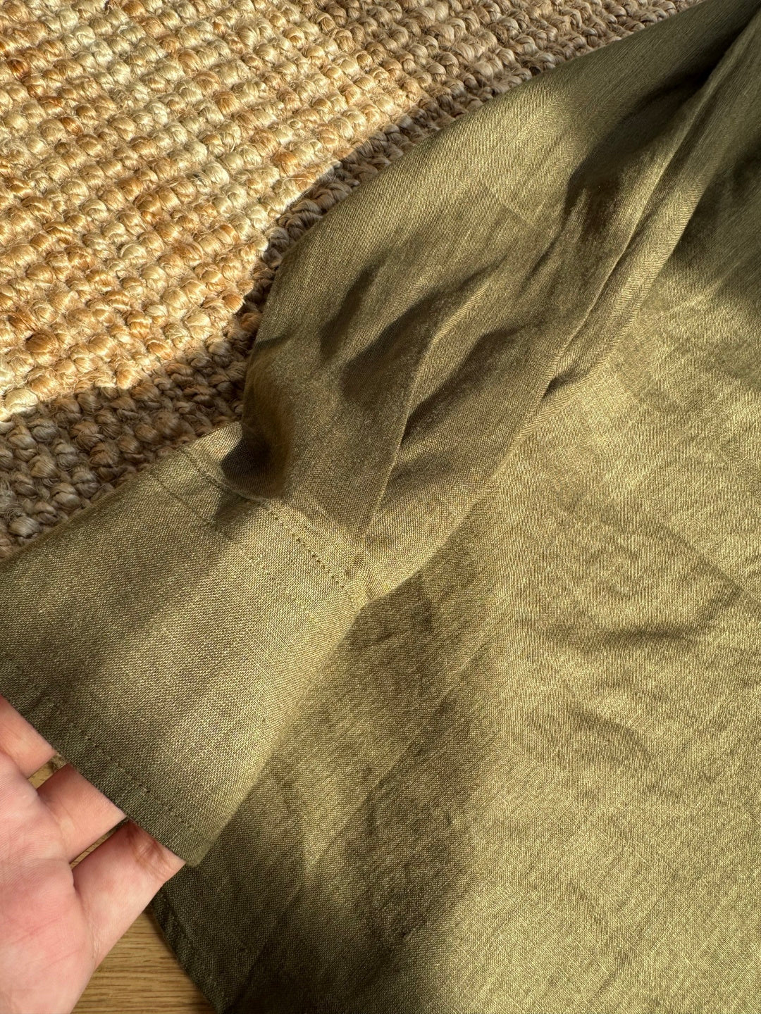 Herren Hemd aus Leinen in Dunkeloliv Leicht, Atmungsaktiv & Zeitlos