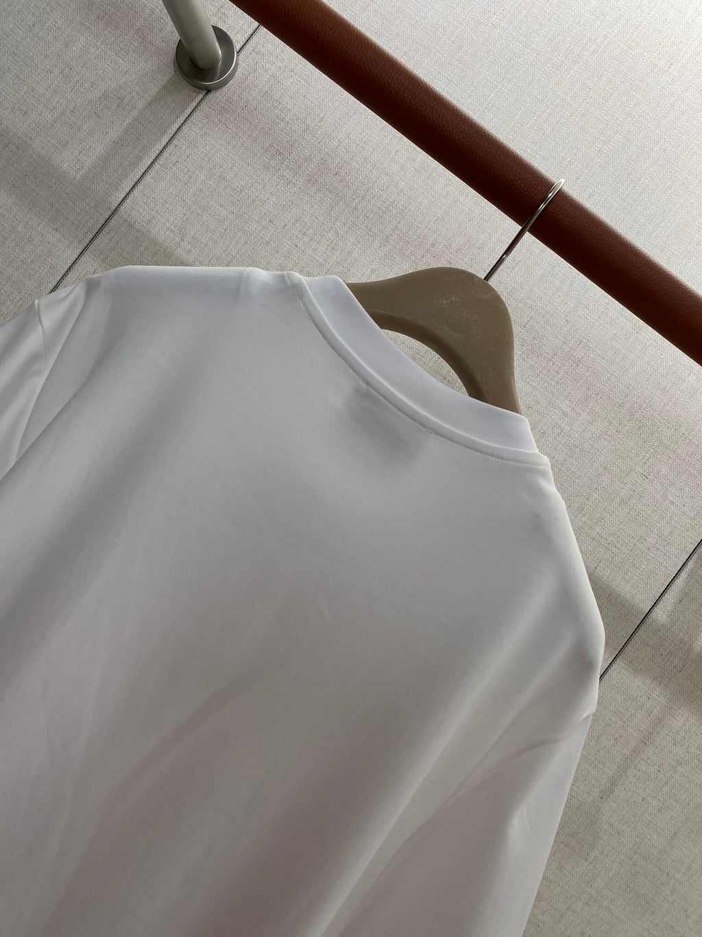 Loewe Weisses T-Shirt mit kontrastierenden Ärmelabschlüssen