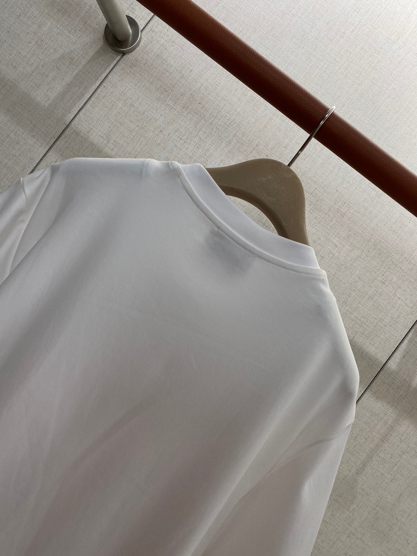 Loewe Weisses T-Shirt mit kontrastierenden Ärmelabschlüssen