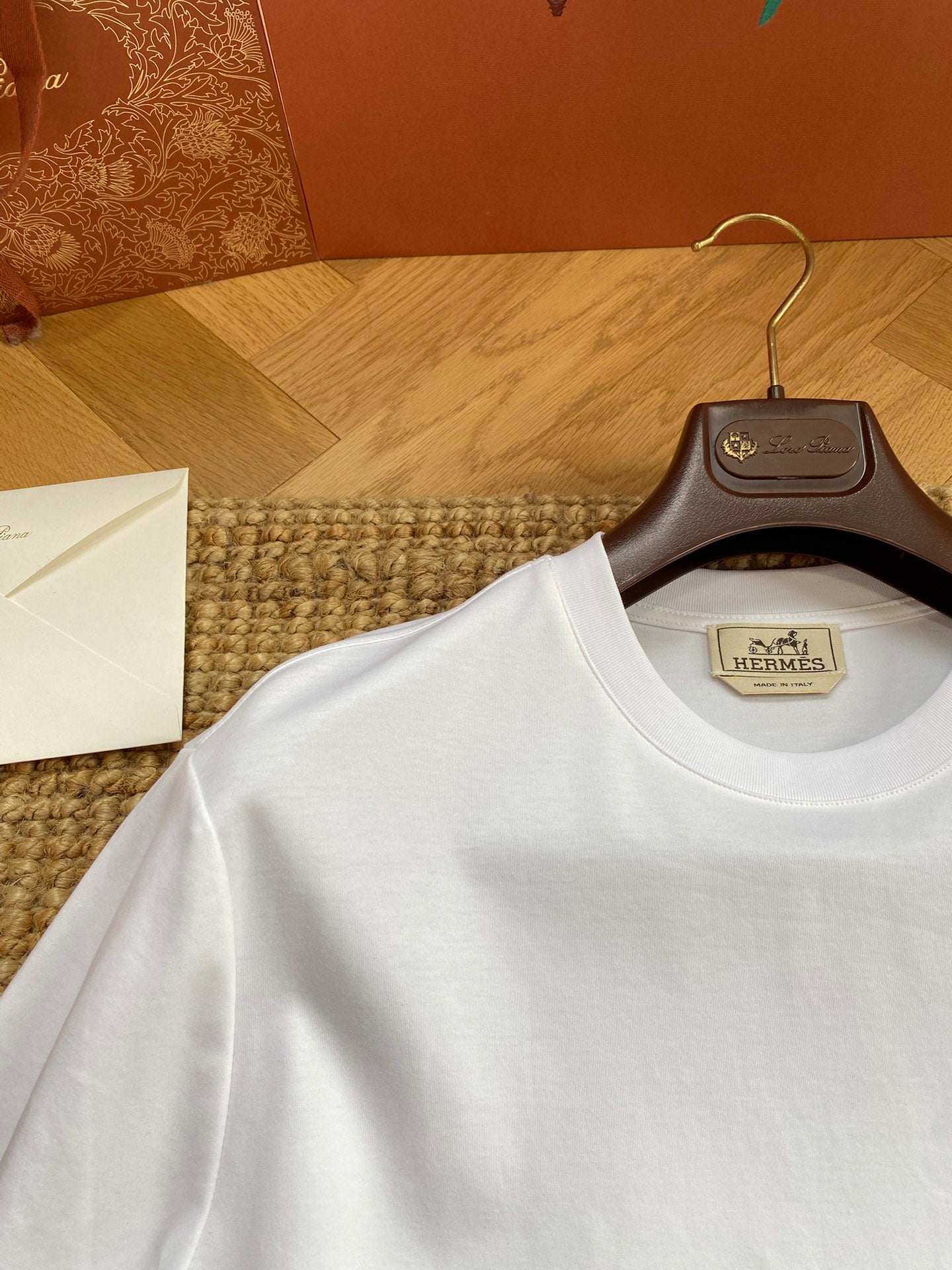 Loewe Weisses T-Shirt mit kontrastierenden Ärmelabschlüssen