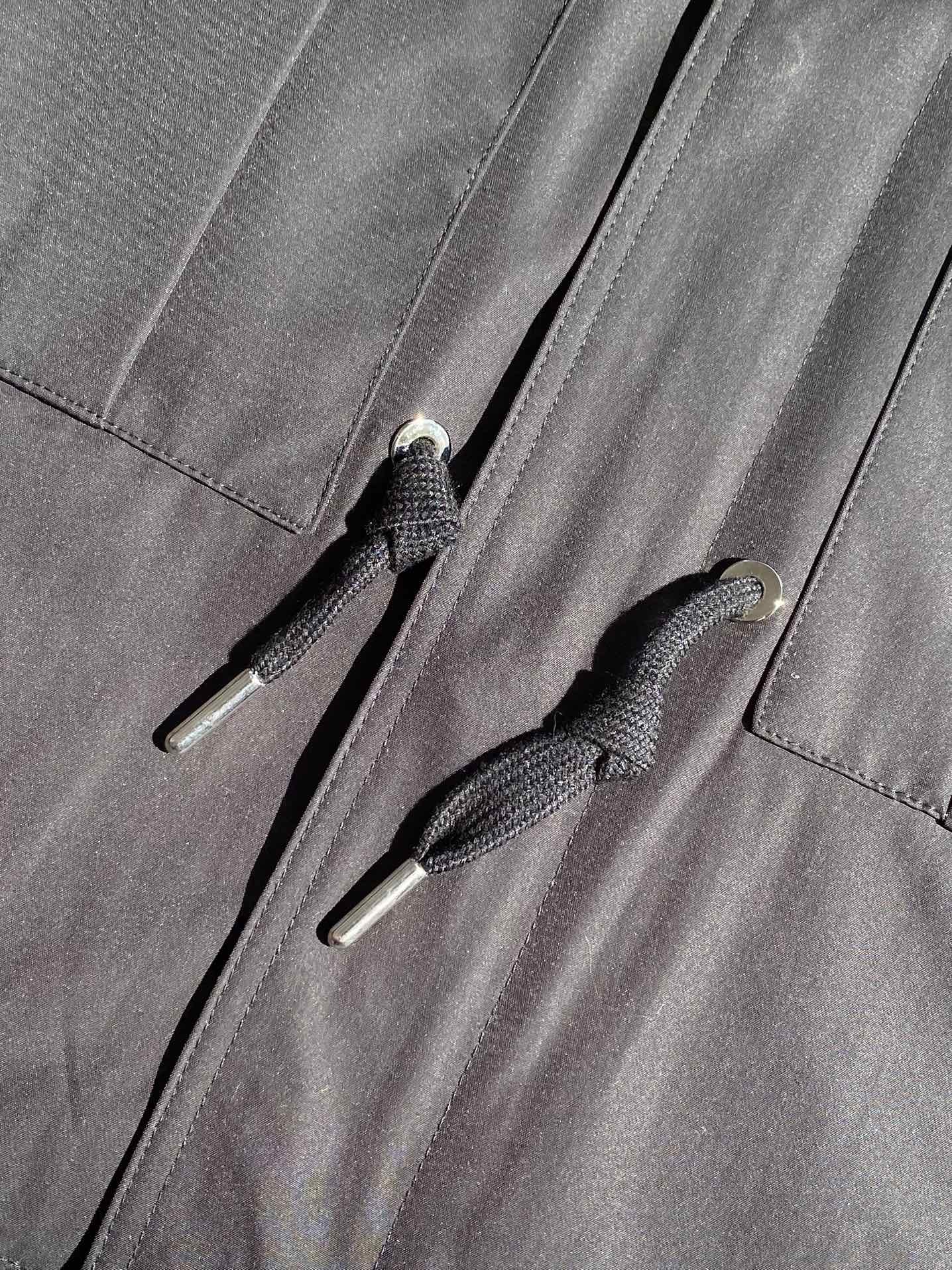 Schwarze Utility-Jacke