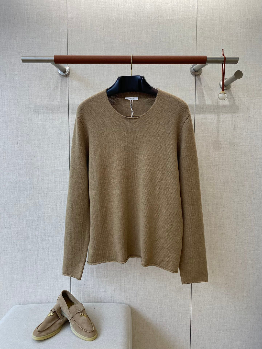 THE ROW Beiger Feinstrickpullover Zeitlose Eleganz & Weicher Premium-Komfort