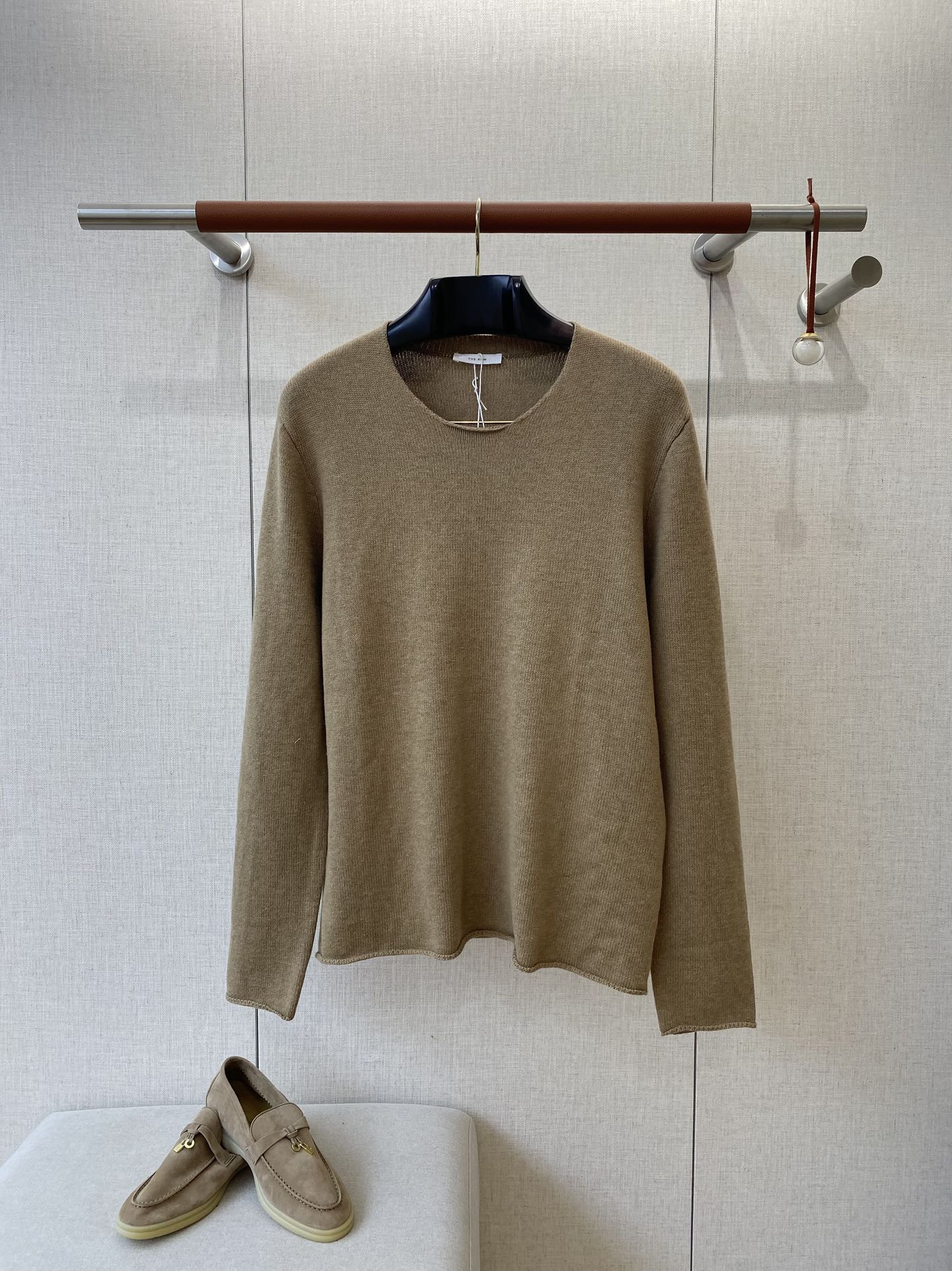 THE ROW Beiger Feinstrickpullover Zeitlose Eleganz & Weicher Premium-Komfort