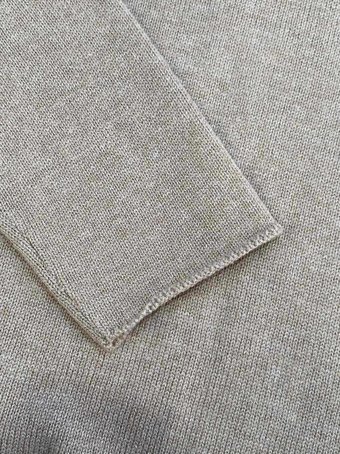 THE ROW Beiger Feinstrickpullover Zeitlose Eleganz & Weicher Premium-Komfort