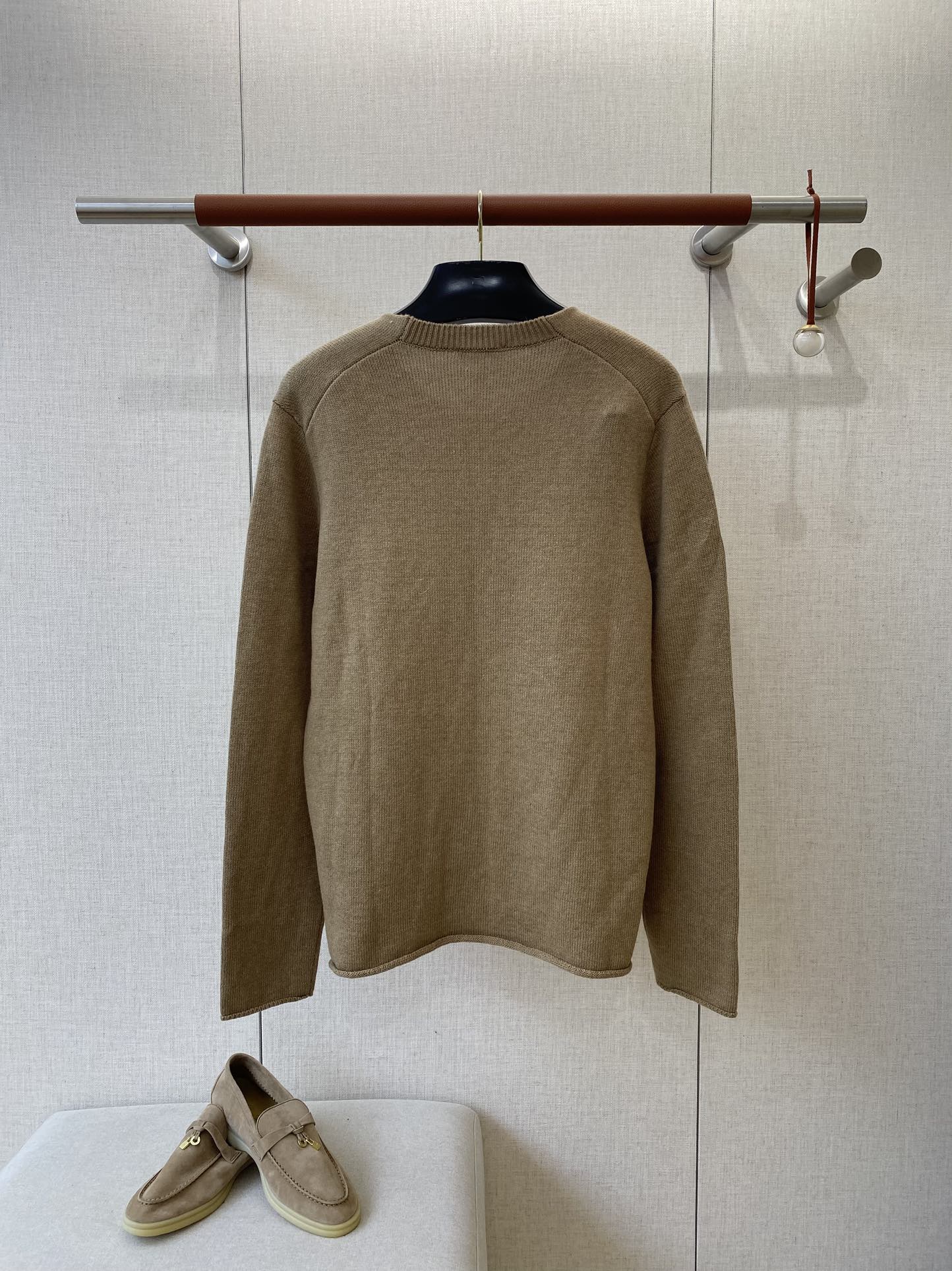 THE ROW Beiger Feinstrickpullover Zeitlose Eleganz & Weicher Premium-Komfort