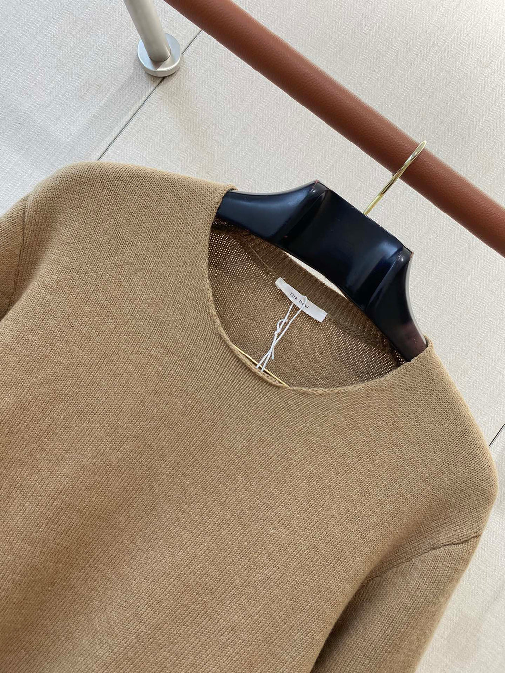 THE ROW Beiger Feinstrickpullover Zeitlose Eleganz & Weicher Premium-Komfort