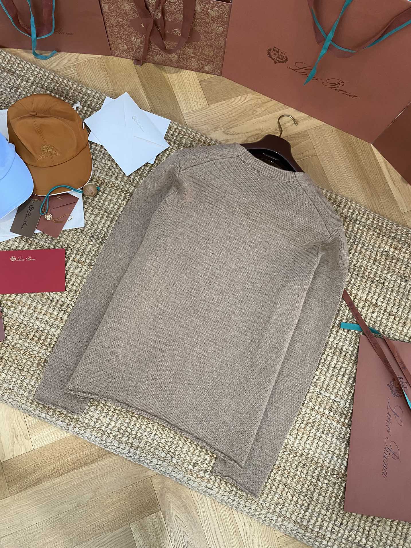 THE ROW Beiger Feinstrickpullover Zeitlose Eleganz & Weicher Premium-Komfort