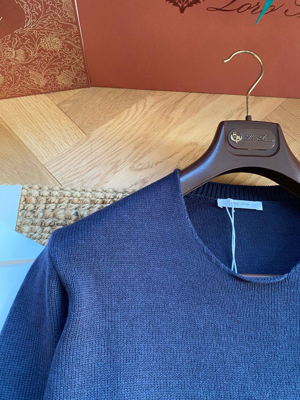 THE ROW Dunkelblauer Strickpullover Minimalistischer Luxus & Zeitlose Eleganz