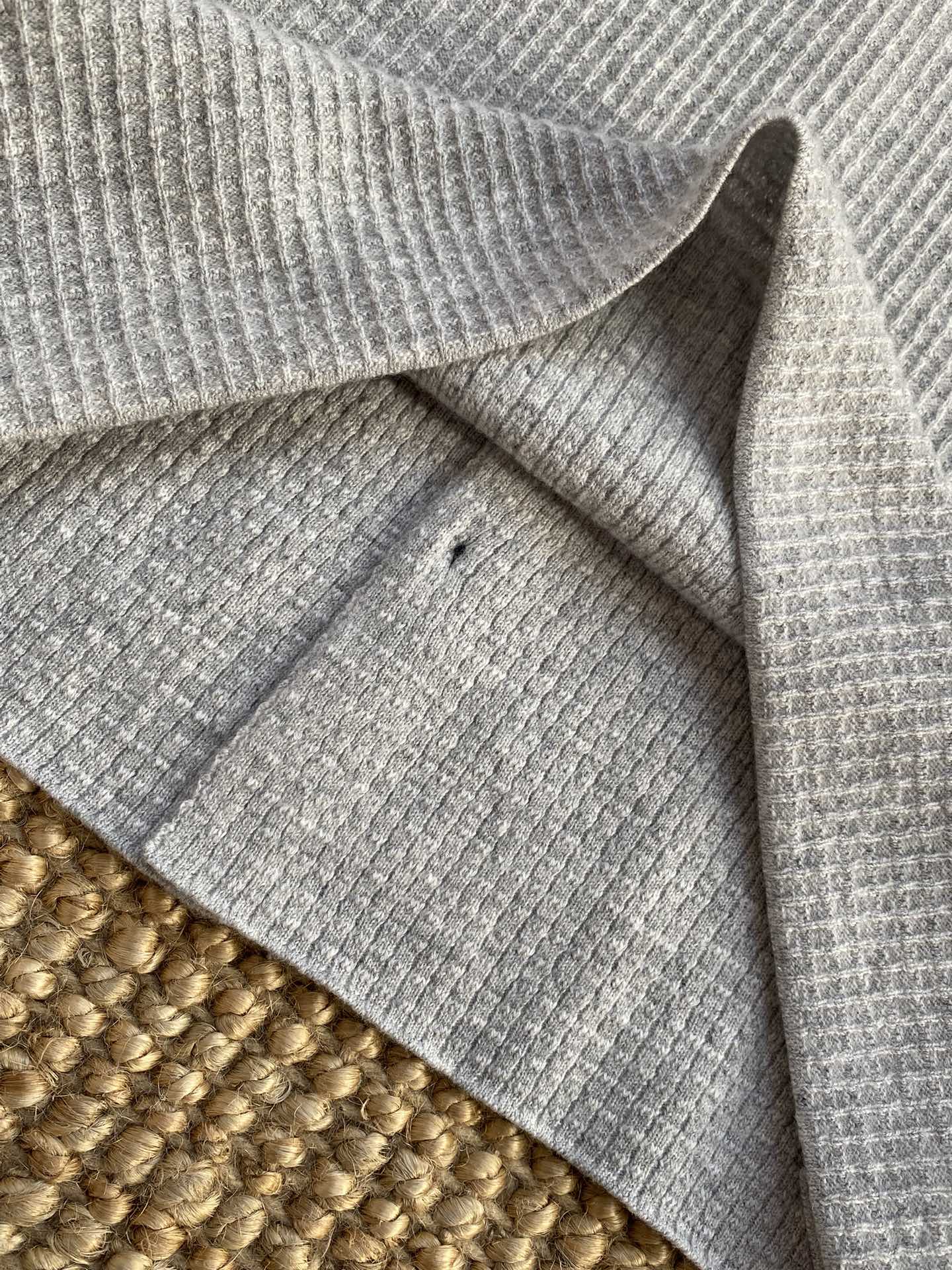 The Row Hellgraues Strickhemd mit Knopfleiste Minimalistische Eleganz & Weicher Komfort