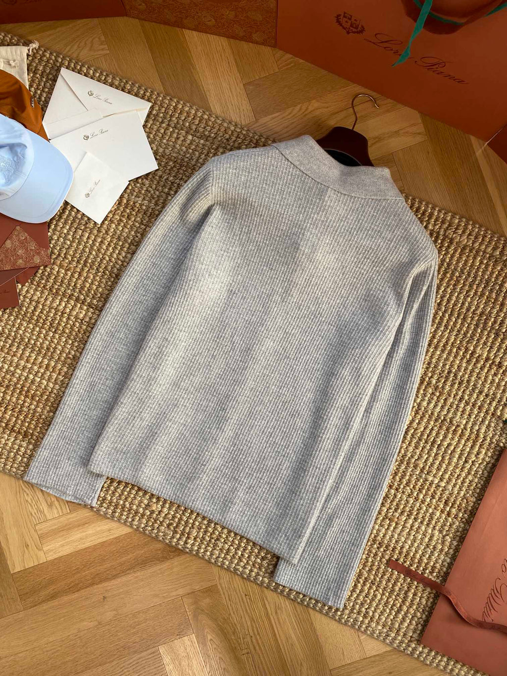 The Row Hellgraues Strickhemd mit Knopfleiste Minimalistische Eleganz & Weicher Komfort