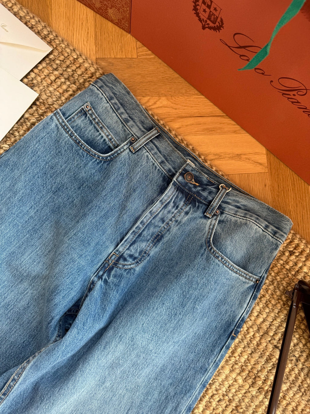 THE ROW Mittelblaue Straight-Leg Jeans Zeitloser Denim & Lässiger Komfort