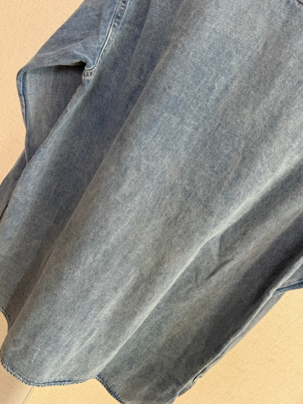 THE ROW Mittelblaues Denim-Hemd Lässiger Vintage-Look & Zeitlose Qualität