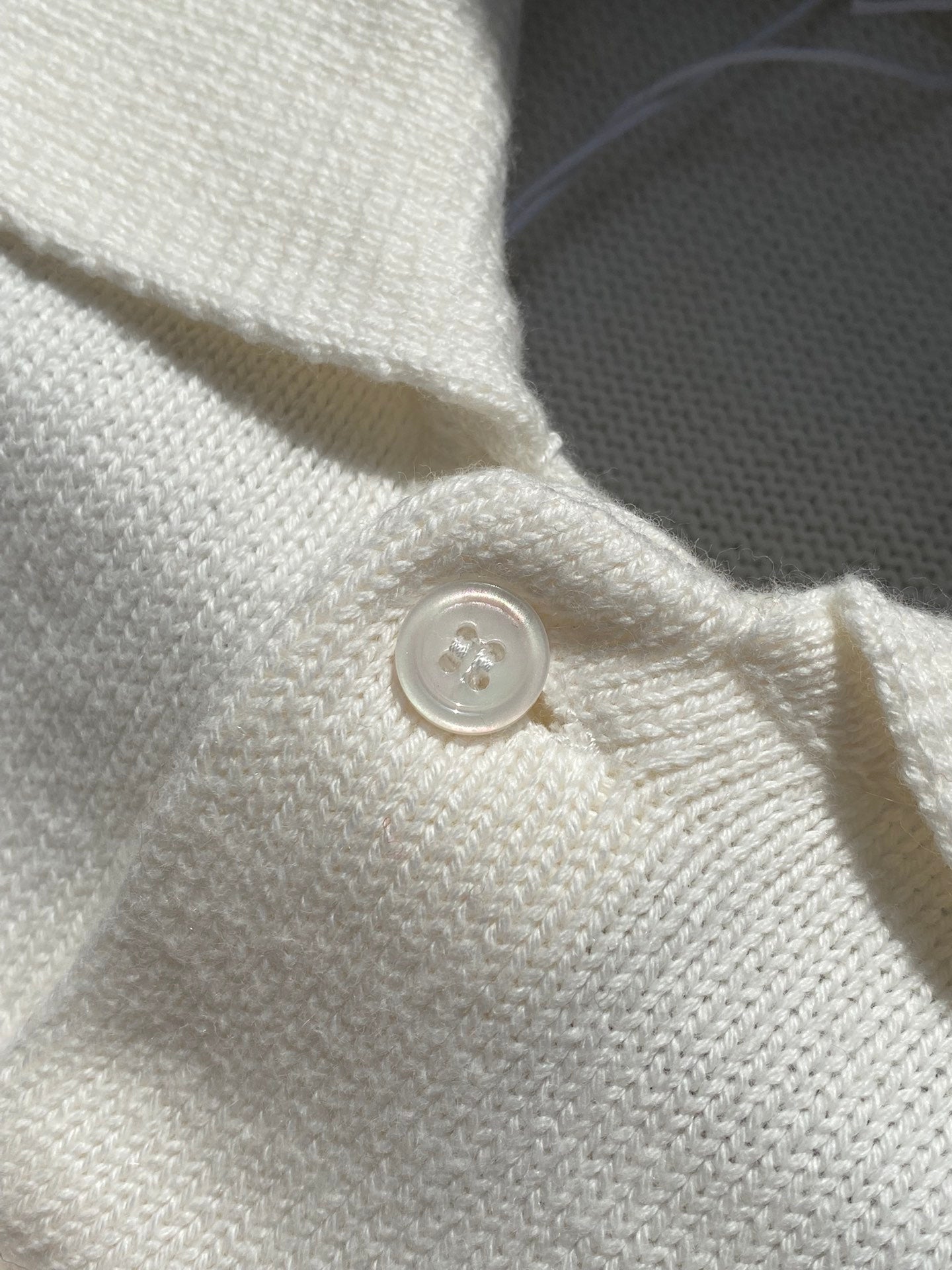 The Row Cremefarbenes Strick-Poloshirt Zeitlose Eleganz & Weicher Premium-Komfort