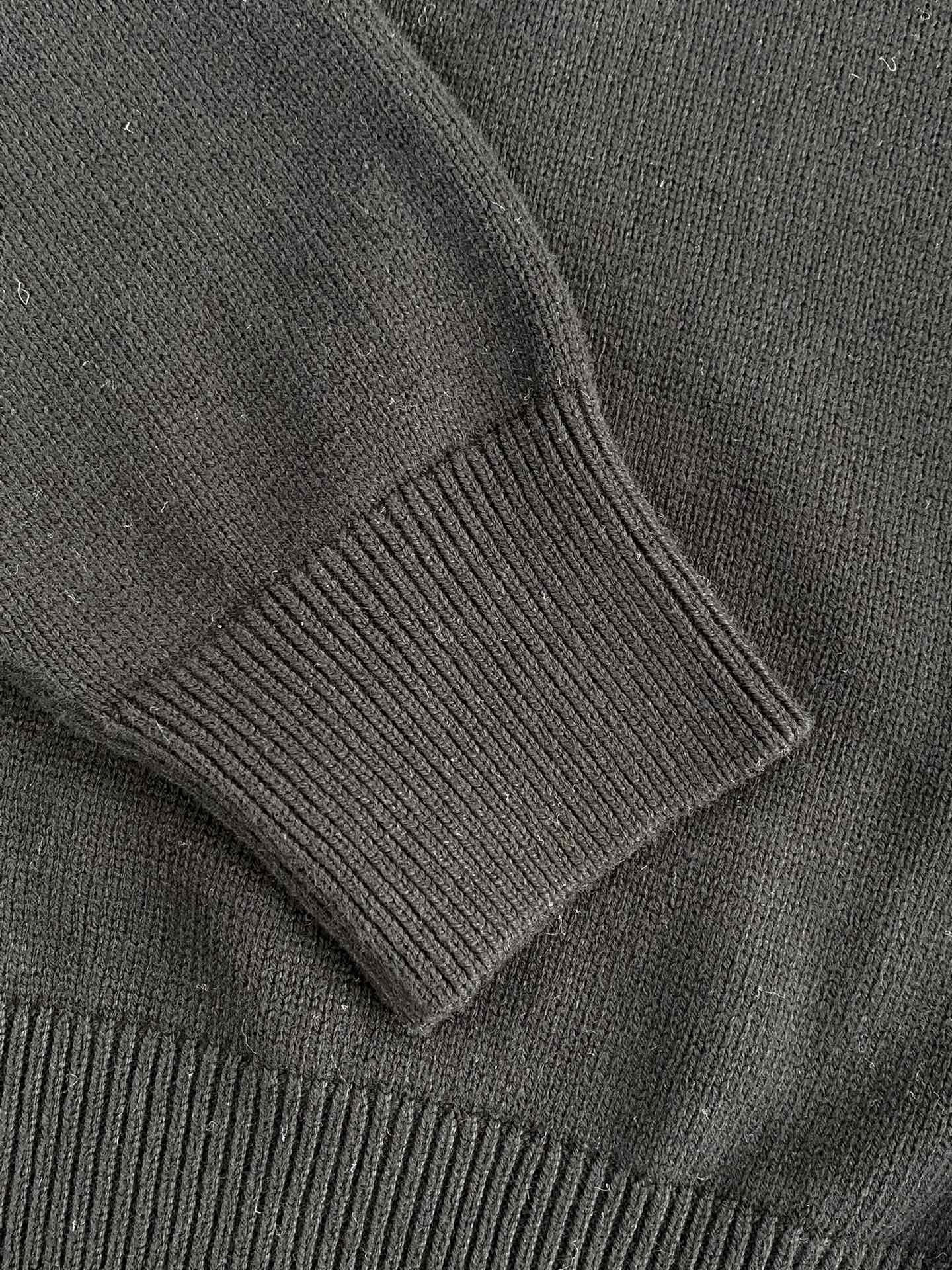 The Row Dunkelblaues Strick-Poloshirt Minimalistische Eleganz & Weicher Komfort