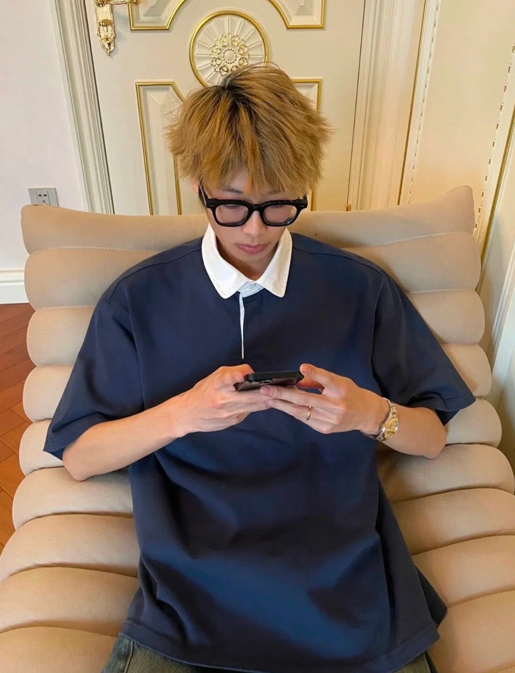 Dior – Navyblaues Polo mit weissem Kontrastkragen