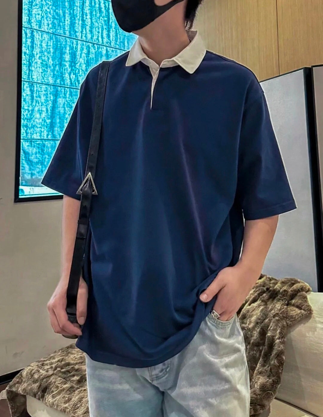 Dior – Navyblaues Polo mit weissem Kontrastkragen