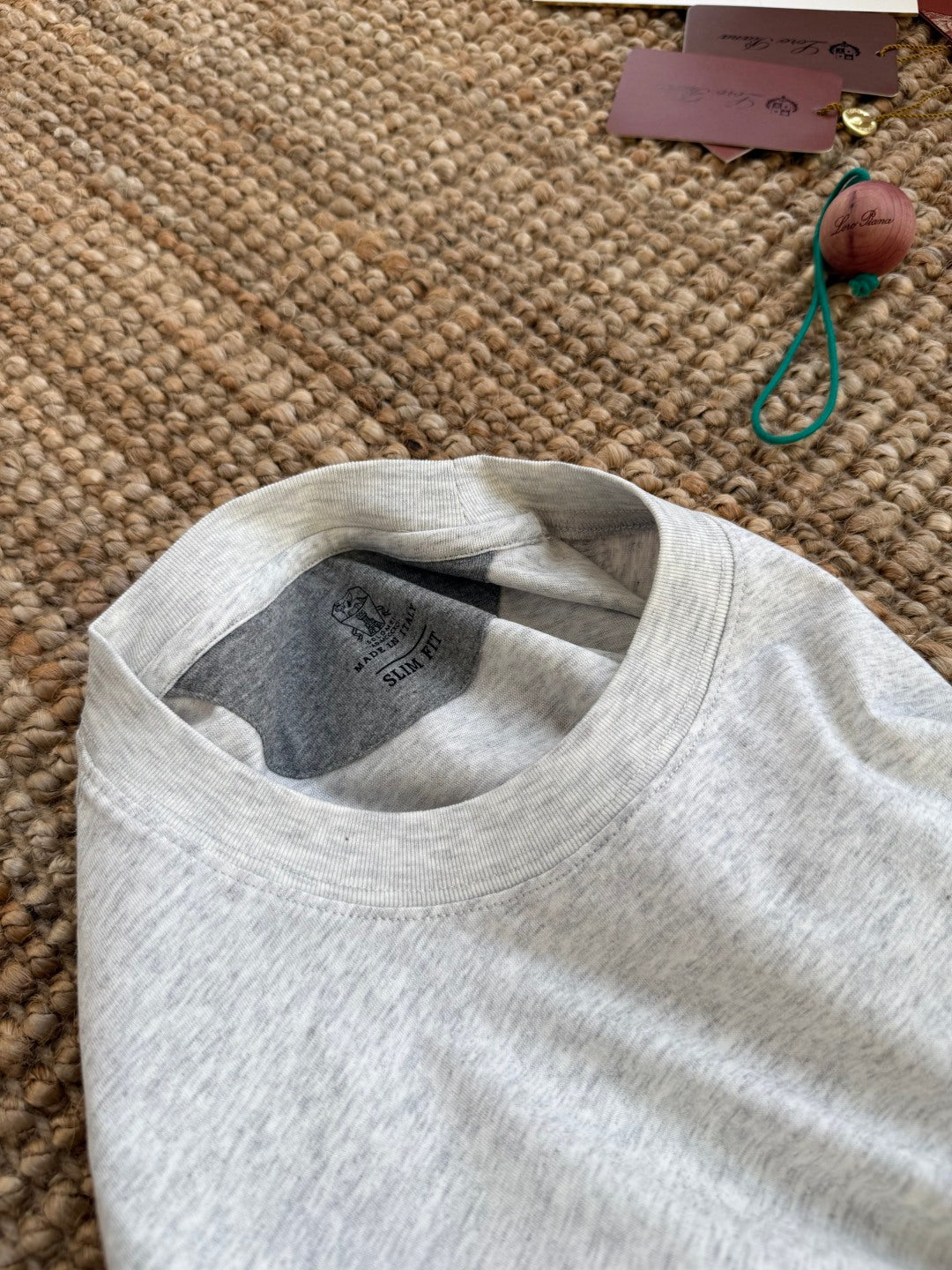 Brunello Cucinelli T-Shirt in Hellgrau Meliert mit Rundhalsausschnitt