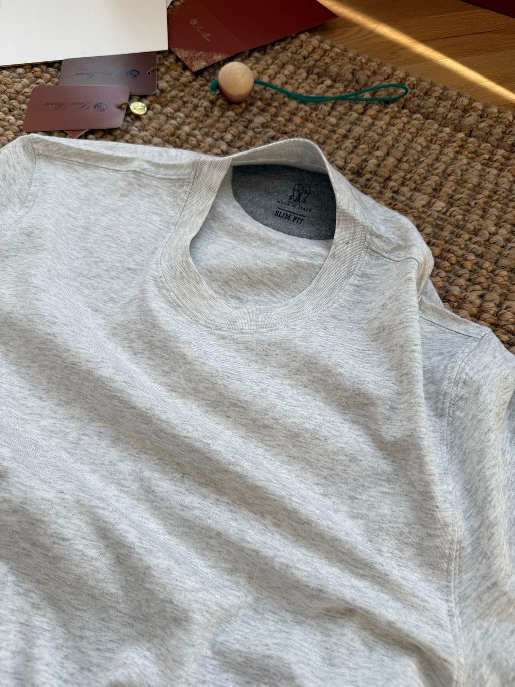 Brunello Cucinelli T-Shirt in Hellgrau Meliert mit Rundhalsausschnitt