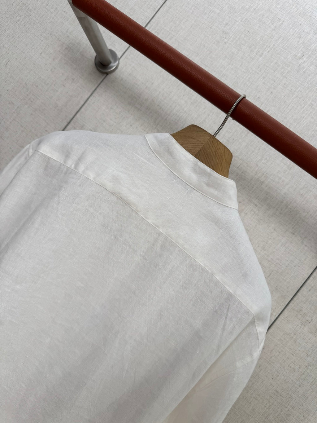 Loro Piana Hemd Weiss – Leichtes Leinenhemd mit Stehkragen