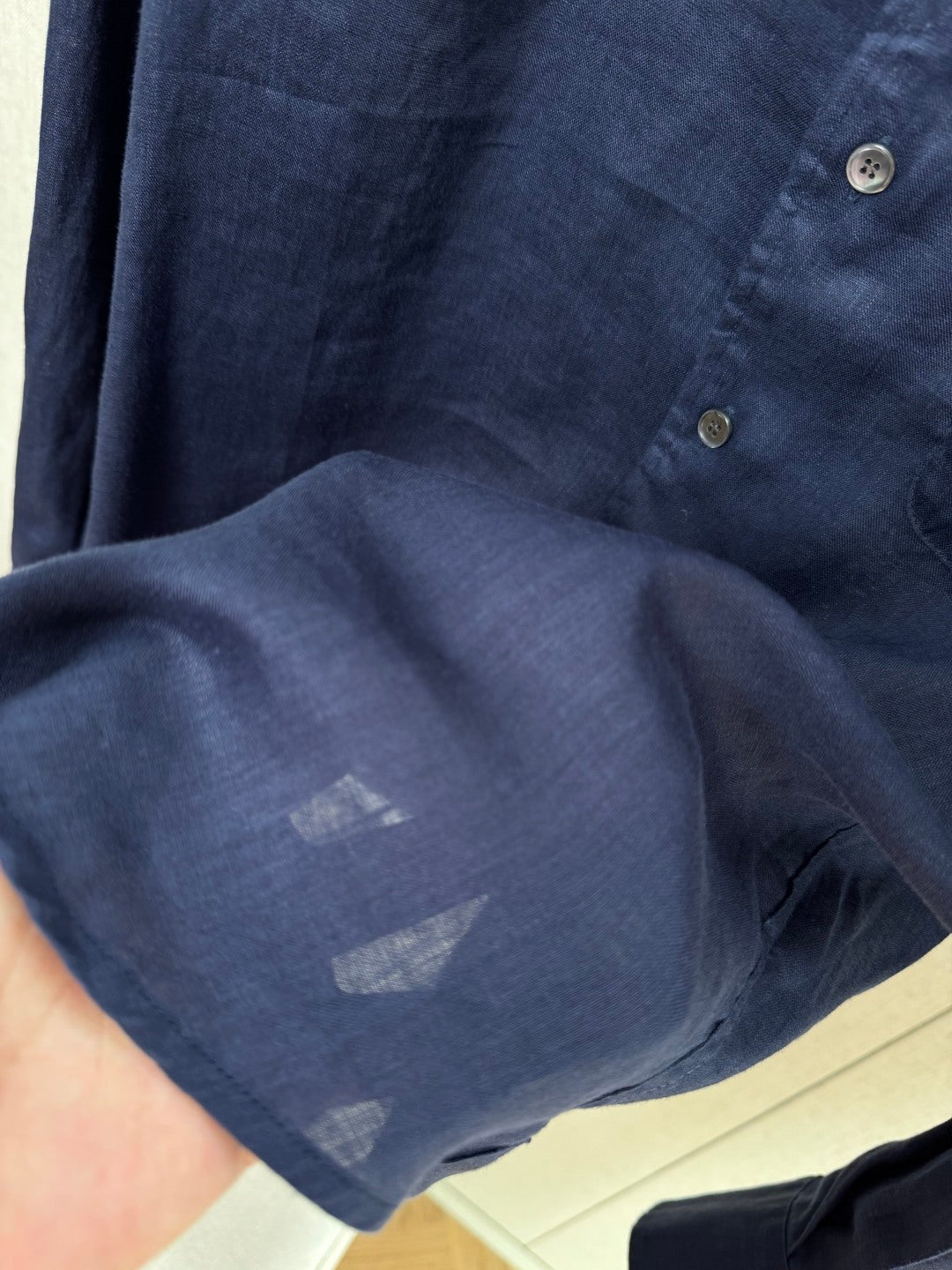 Brunello Cucinelli Hemd in Dunkelblau aus leichtem Stoff mit Brusttasche