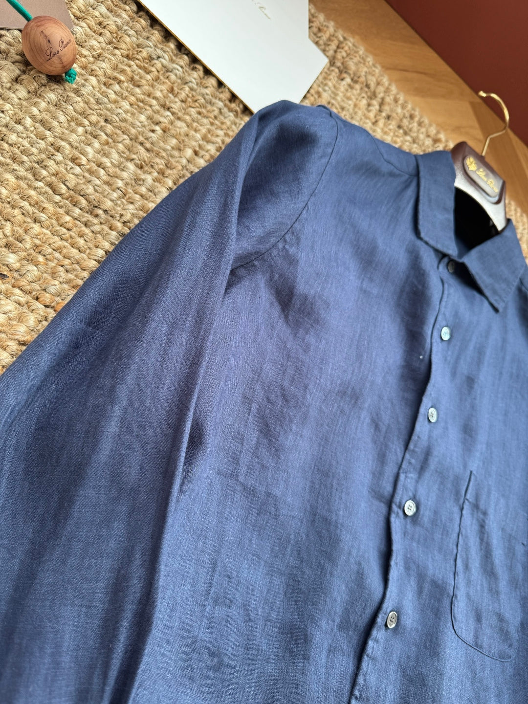 Brunello Cucinelli Hemd in Dunkelblau aus leichtem Stoff mit Brusttasche