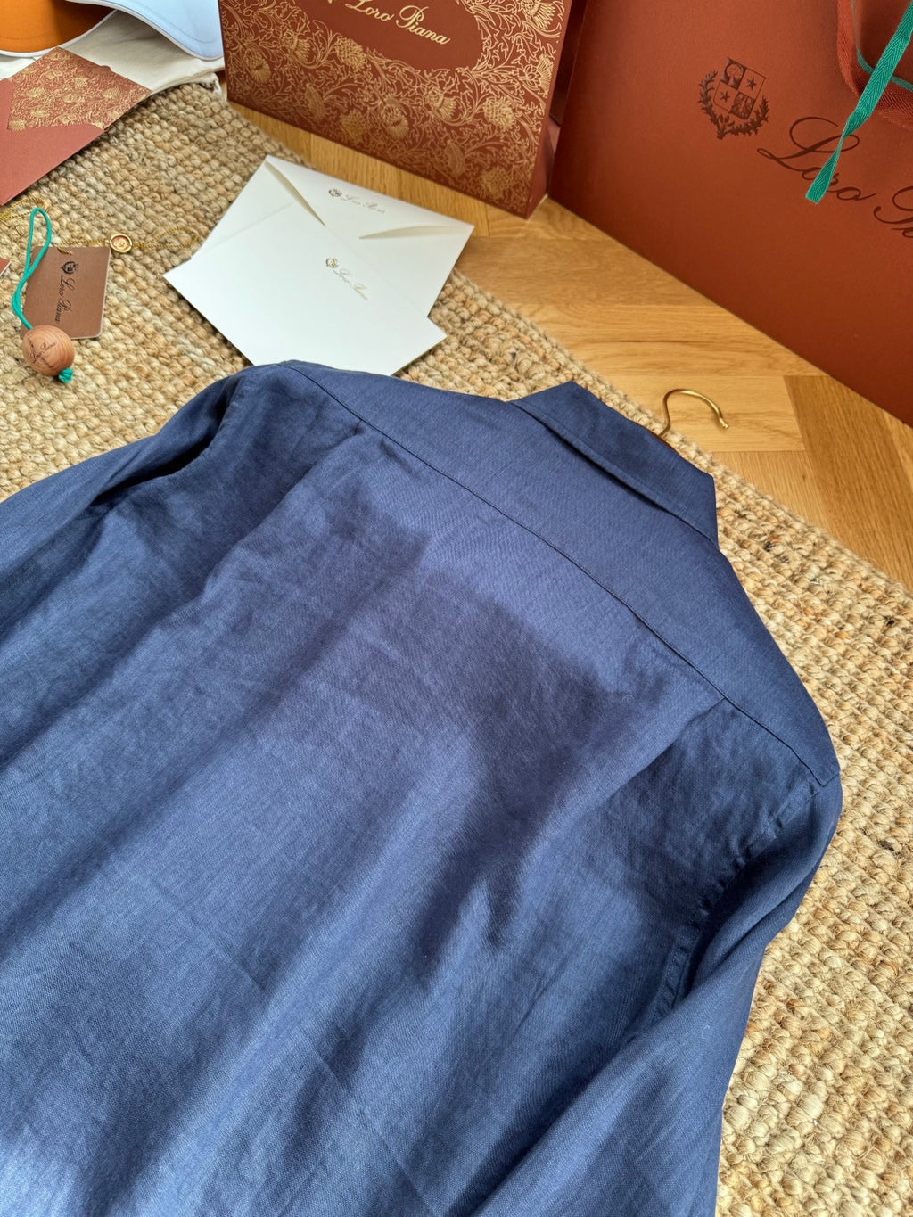 Brunello Cucinelli Hemd in Dunkelblau aus leichtem Stoff mit Brusttasche