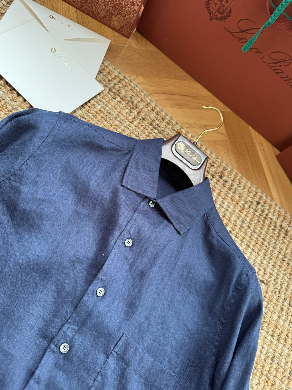 Brunello Cucinelli Hemd in Dunkelblau aus leichtem Stoff mit Brusttasche