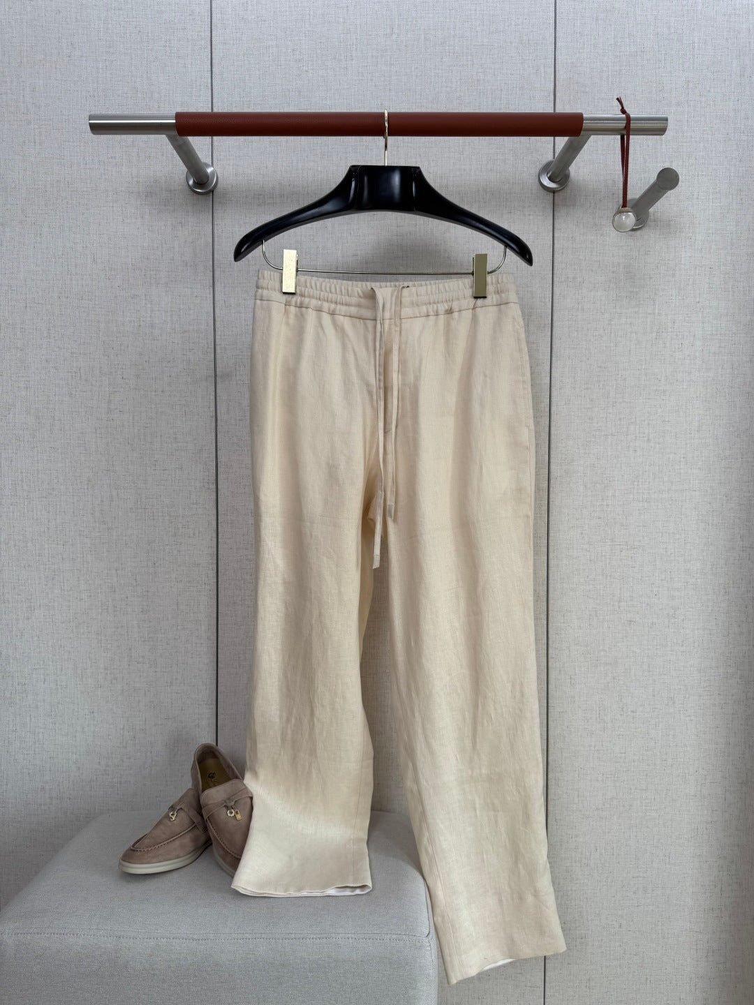 ZEGNA Cremefarbene Leinenhose mit elastischem Bund und geradem Bein