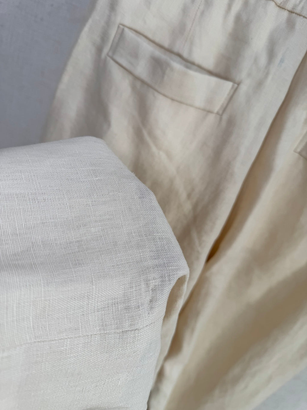 ZEGNA Cremefarbene Leinenhose mit elastischem Bund und geradem Bein