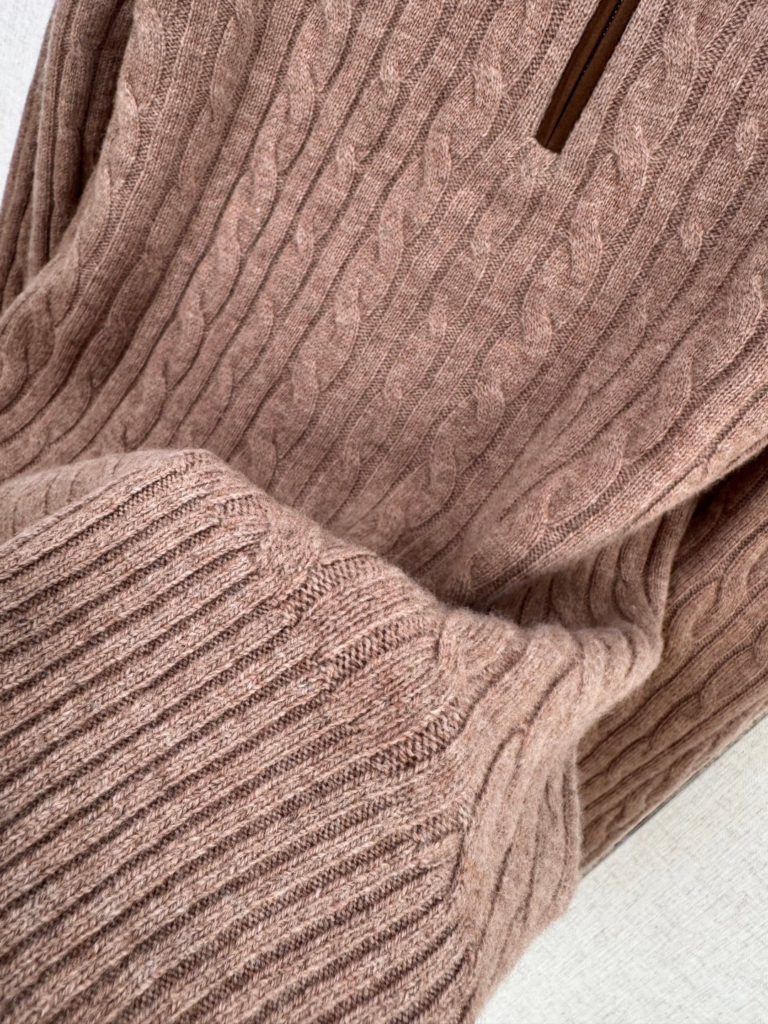 Lora Piana Pullover Braun mit Zopfmuster – Edler Half-Zip Strickpullover