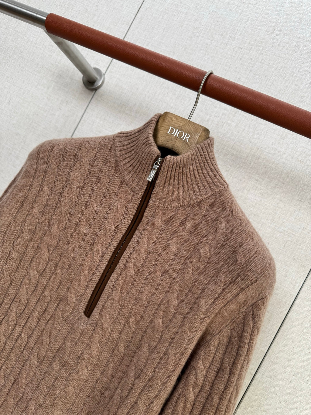 Lora Piana Pullover Braun mit Zopfmuster – Edler Half-Zip Strickpullover