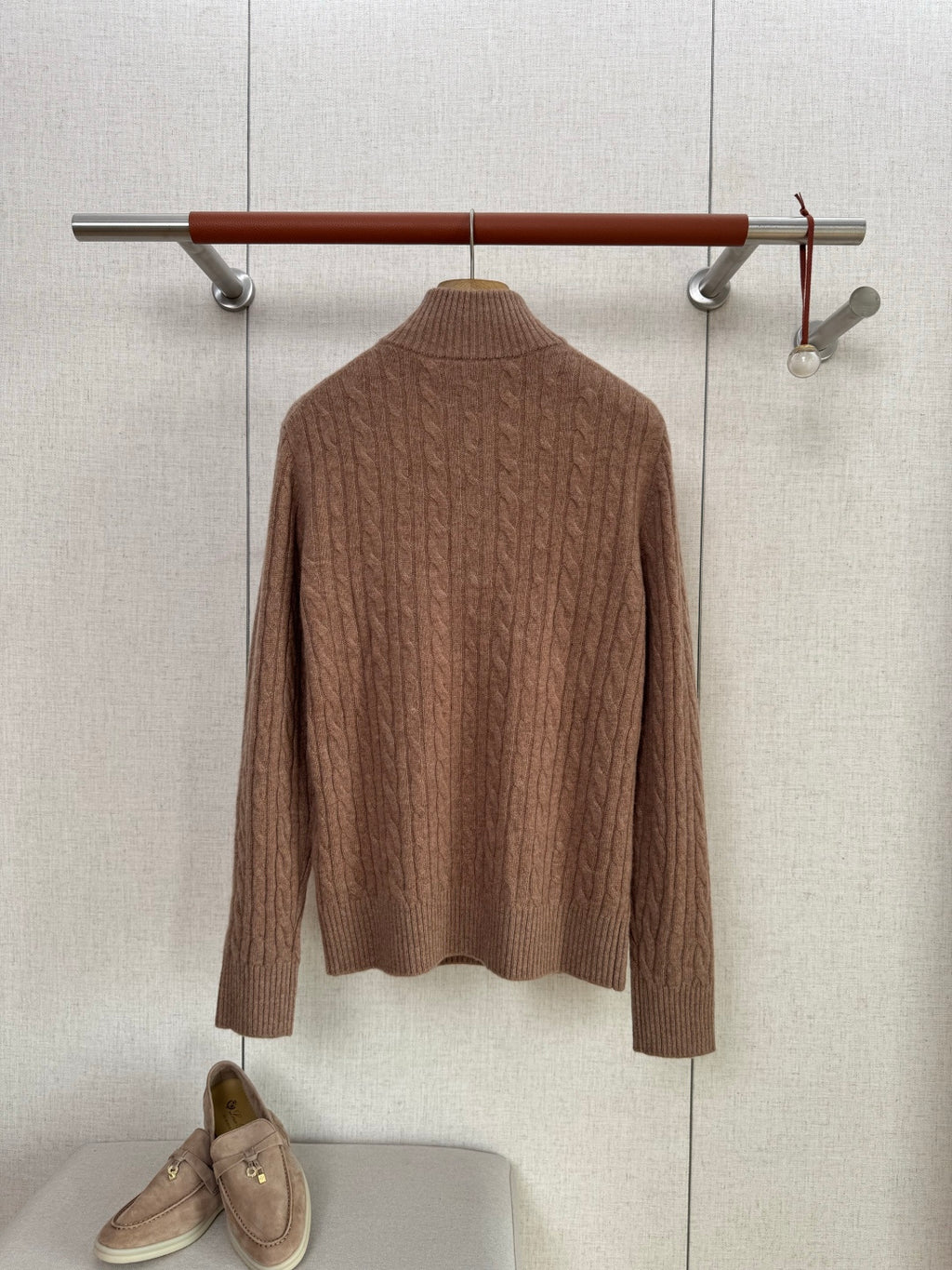 Lora Piana Pullover Braun mit Zopfmuster – Edler Half-Zip Strickpullover