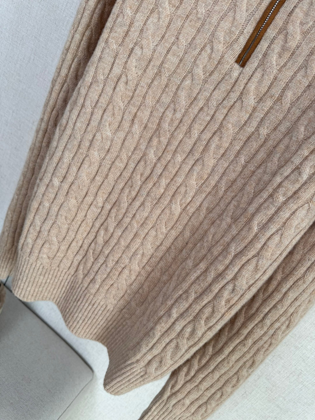 Lora Piana Strickpullover Beige – Luxus Halbzipp Pullover mit Zopfmuster