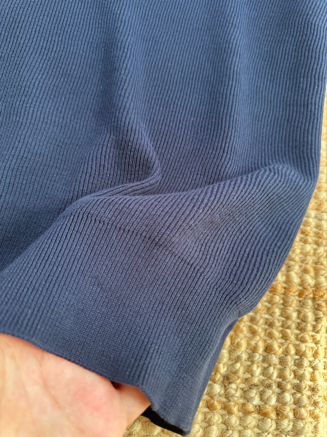 Brunello Cucinelli Strickshirt in Dunkelblau mit Polokragen – Kurzarm