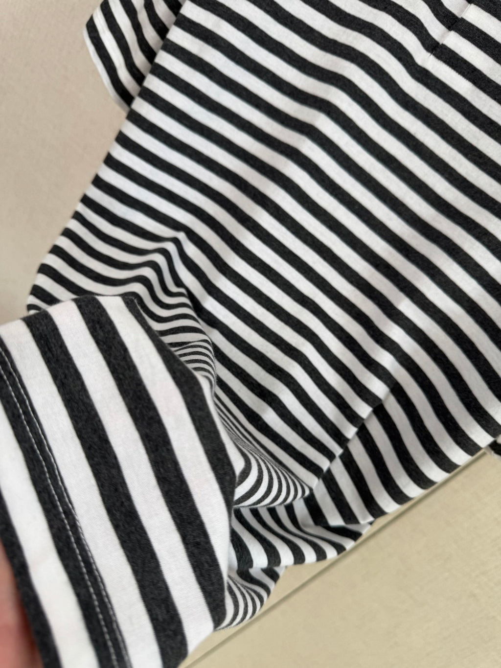 Loro Piana Poloshirt Schwarz-Weiss – Gestreiftes Poloshirt mit Kontrastkragen